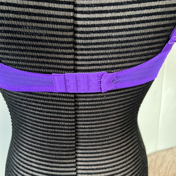 VS very sexy bombshell added 2 cups - Picture 4 of 6